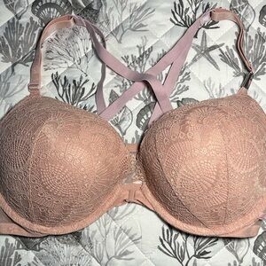 NWOT Victoria’s Secret Embroidery Lightly Lined Bra size 38B